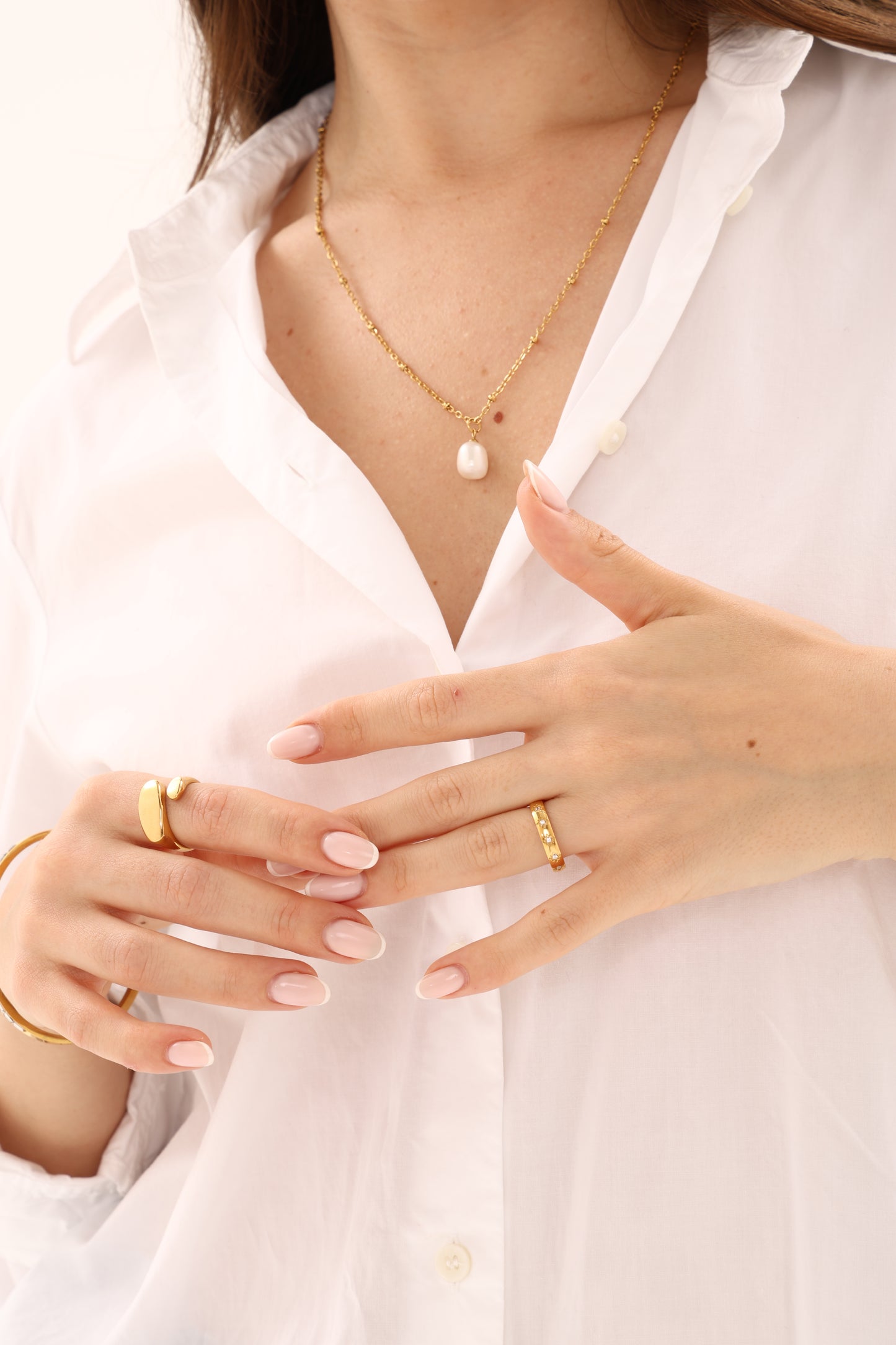 Lolia pearl necklace